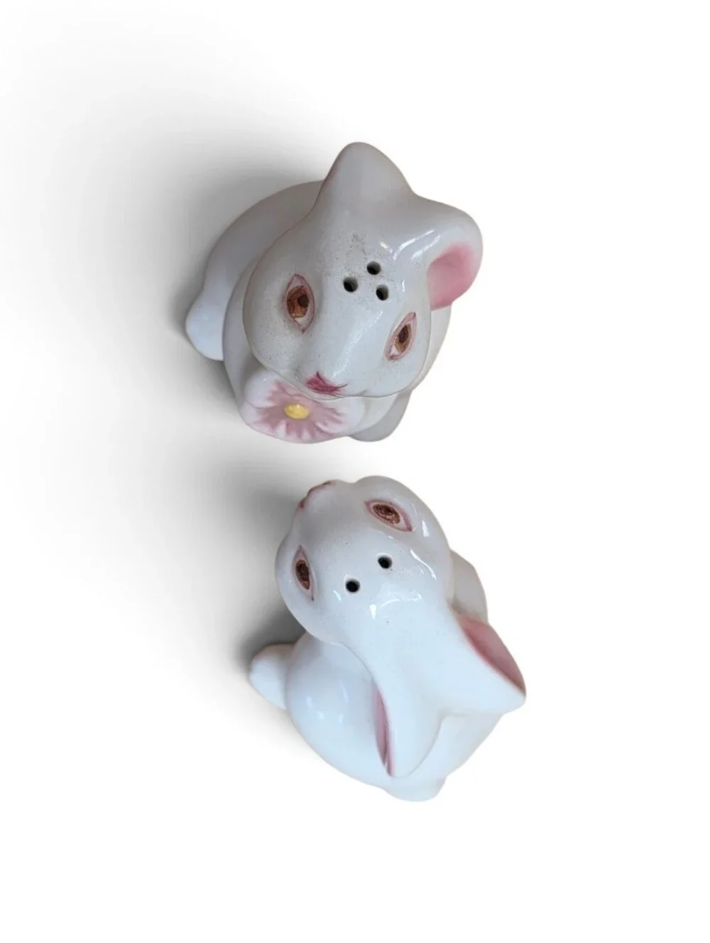 Vtg 83 Avon Ceramic Weiss Brazil Bunny Mates Salt & Pepper Shakers Rabbit Flower